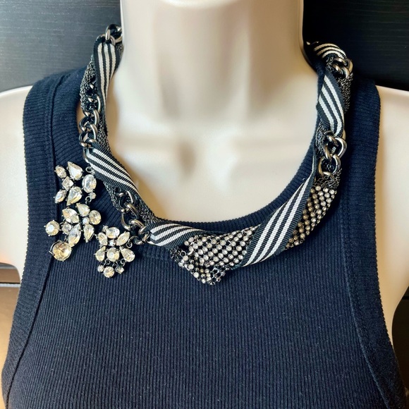 Vintage crystal and ribbon statement necklace - Picture 7 of 7